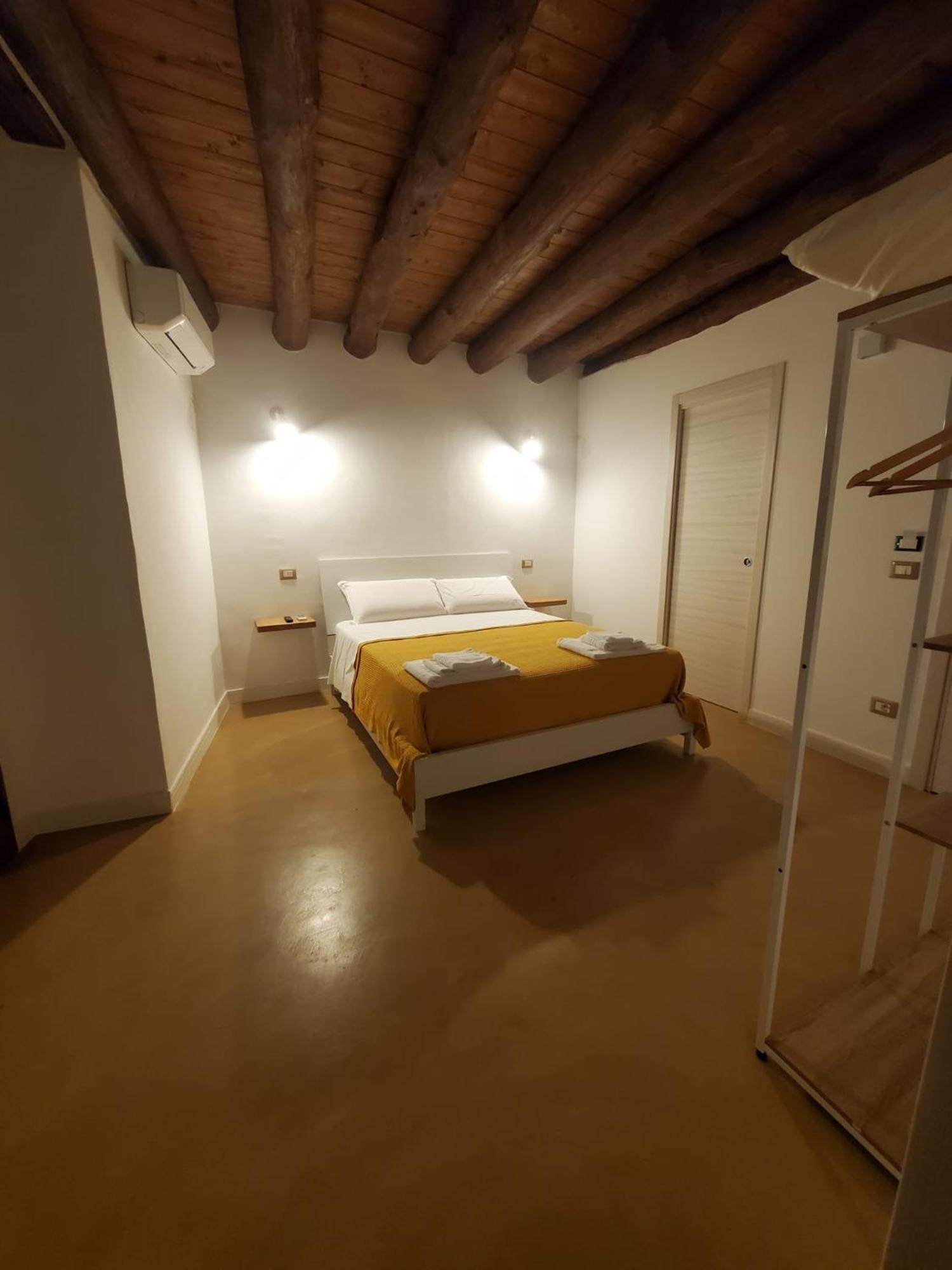 111 Apartments & Rooms 파티 외부 사진
